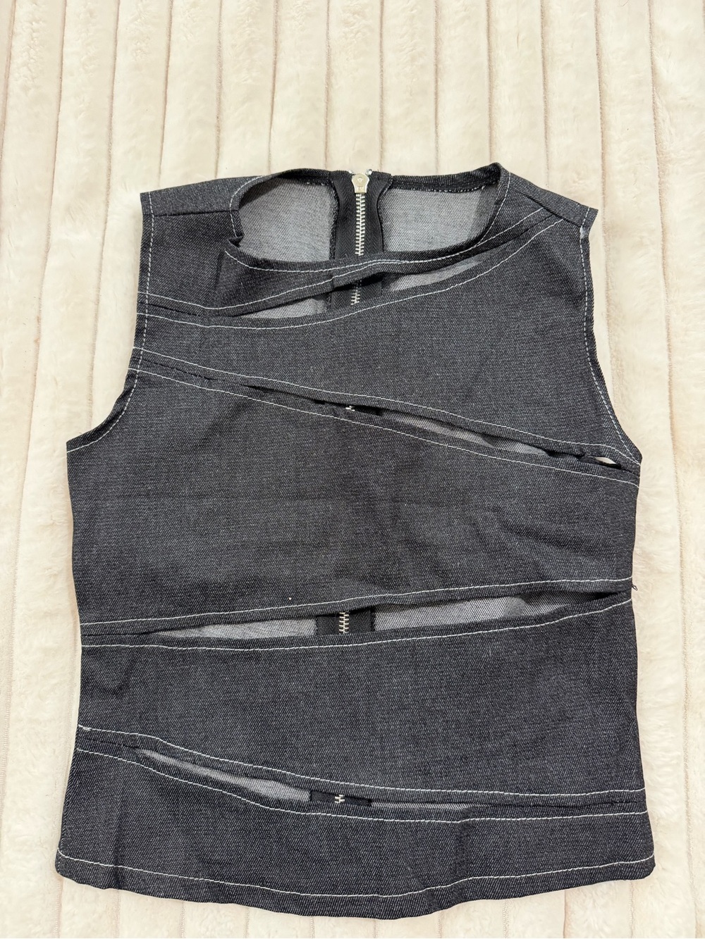 Sleeveless Distressed Stitch Tank Top - Black